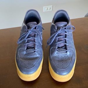 EUC Nike Air Force 1 Sage Low Navy blue 8/8.5